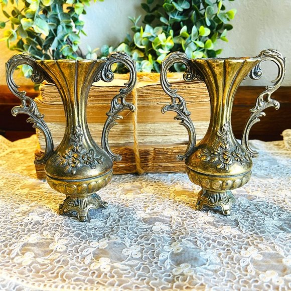 Vintage Other - VTG pair Italian bud vase